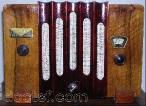 AAA-Radio - Modèle à identifier (1996) — Illustration 1