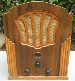 ACME - 6 V — Illustration 1