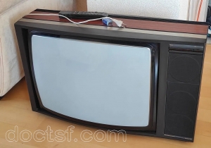 Bang &amp; Olufsen  -  B&amp;O - Beovision 8800 — Illustration 1