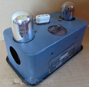 Familial-Radio - Rechargeur Type Auto — Illustration 1