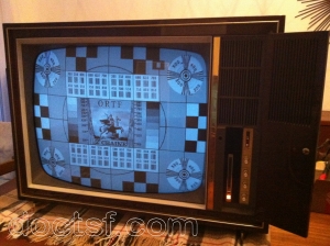 Téléviseur Vintage Radialva Festival 1962 - 23" LCD 4K, Occasion Fonctionnel
