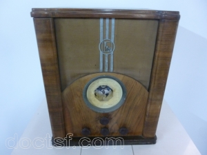 Paramount Radio Paris - Modèle à identifier (39795) — Illustration 1