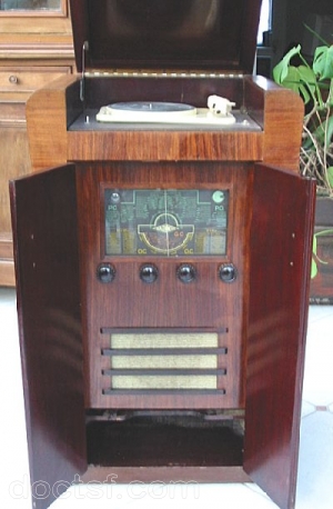 Radialva - T 96 Console — Platine TD pas d`origine sur cette photo