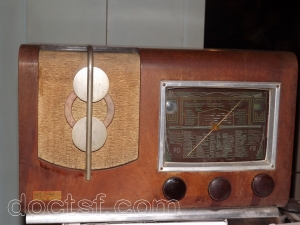 Radio Commercial - Modèle à identifier (41178) — Illustration 1
