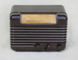 Radio L.L. - Miniavox 41 — Façade