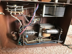 RAP - Table antenne auto alimentée — l'intérieur