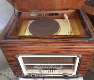 Sylviane Radio - Modèle à identifier (68270) — Illustration 1