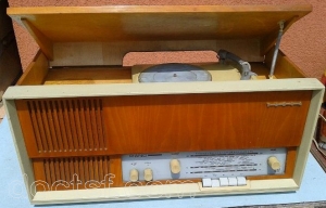 Tesla - 1019 A Piano — Illustration 1