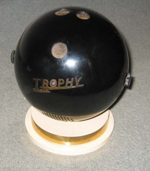 Trophy - Bowling Ball — Illustration 1